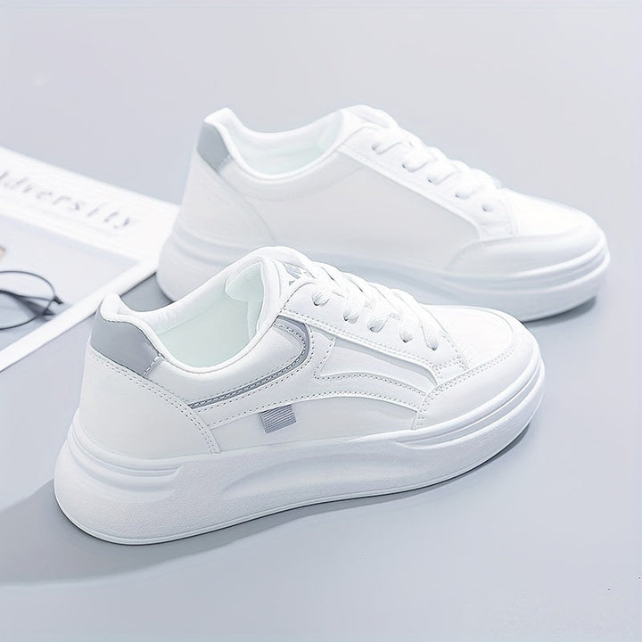 Stilige hvite sneakers med lett komfort