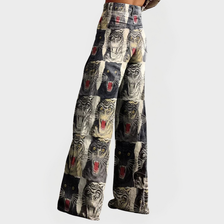 Kristýna Eksklusive Vide Jeans i Urban Stil