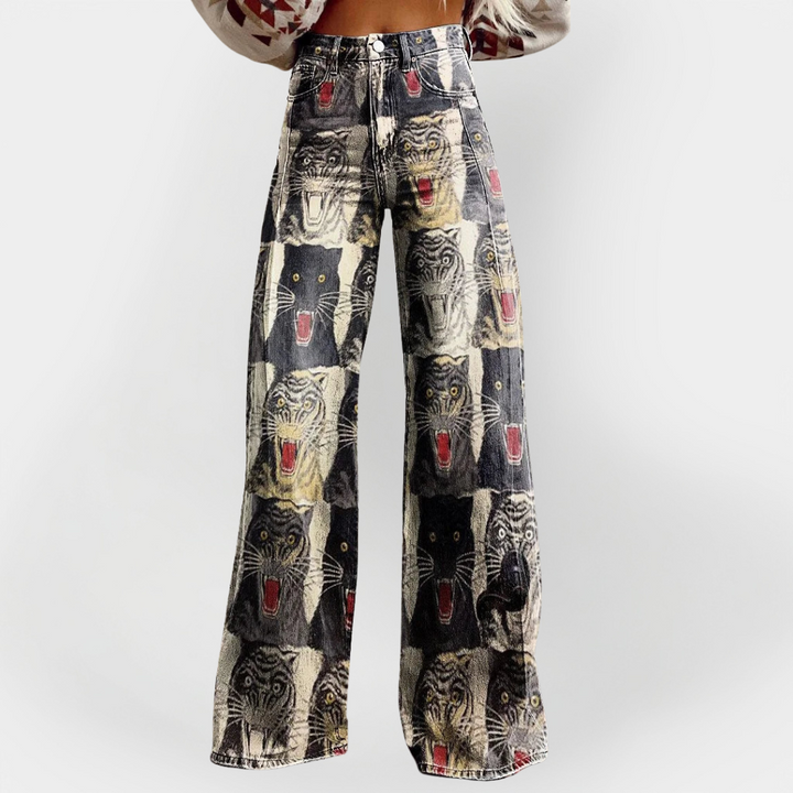 Kristýna Eksklusive Vide Jeans i Urban Stil