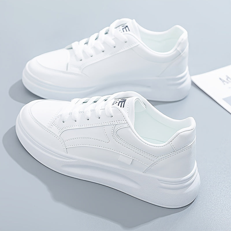 Stilige hvite sneakers med lett komfort