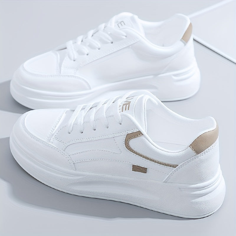 Stilige hvite sneakers med lett komfort