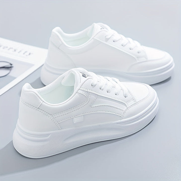 Stilige hvite sneakers med lett komfort