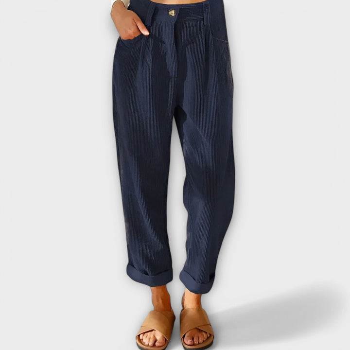 Moderne jeans med stilige bånd