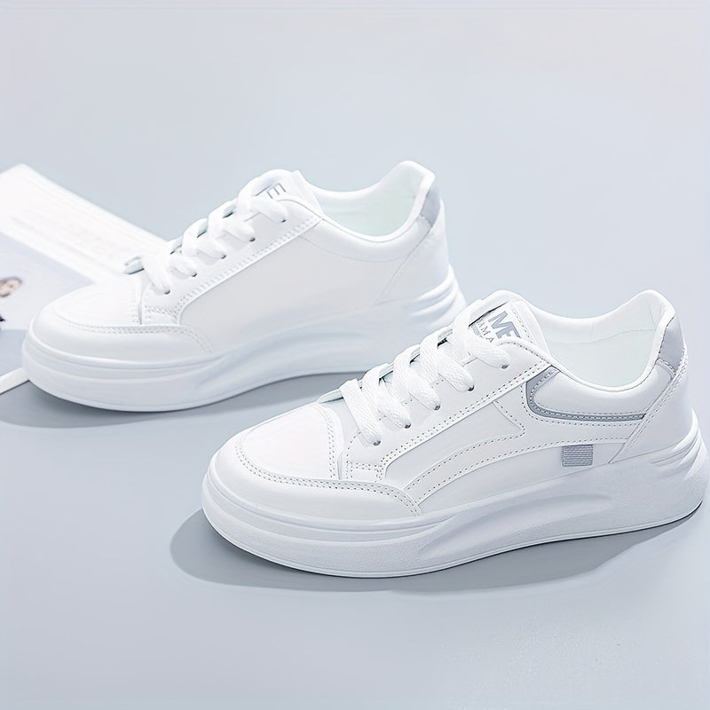 Stilige hvite sneakers med lett komfort