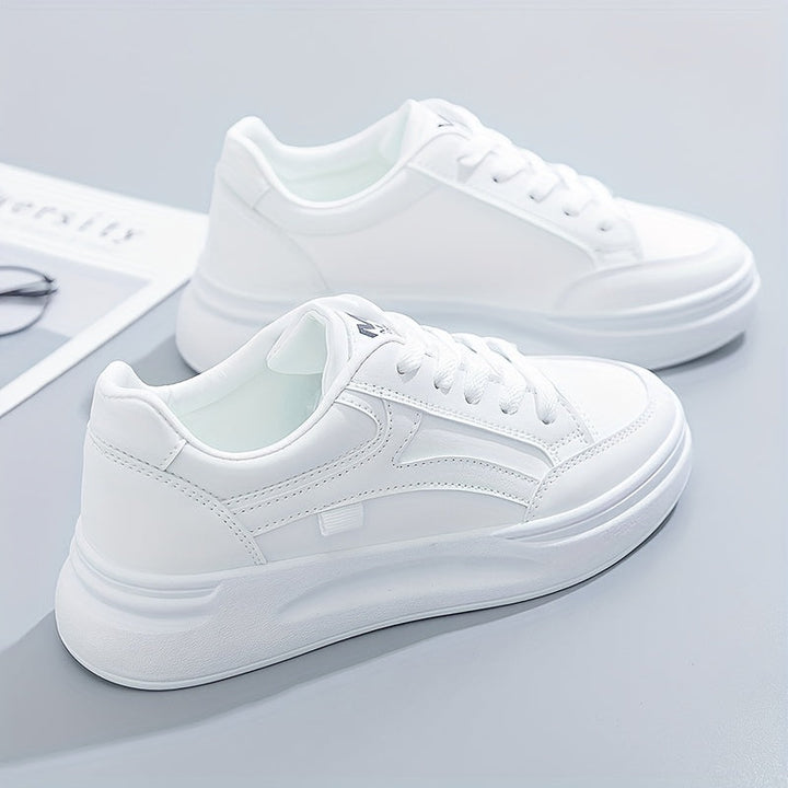 Stilige hvite sneakers med lett komfort