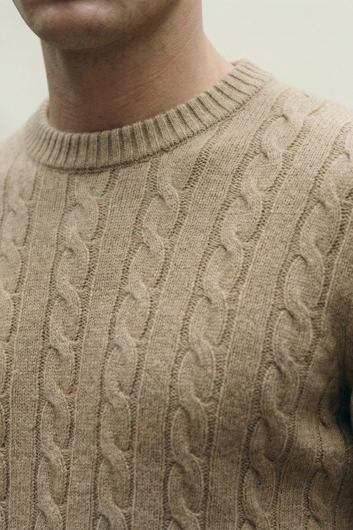 CABLE KNIT SWEATER